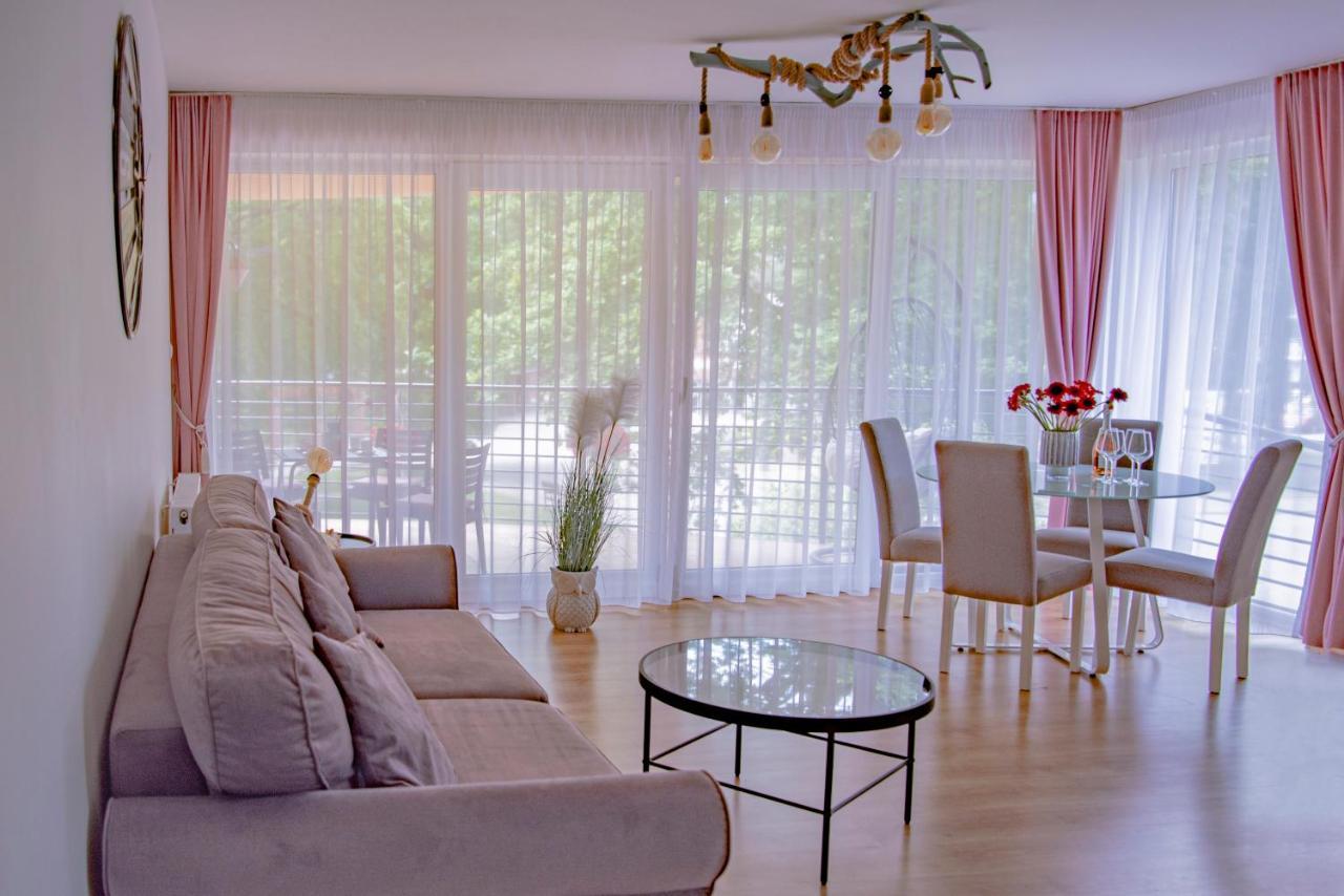 Apartamenty Kornel Pobierowo Bagian luar foto